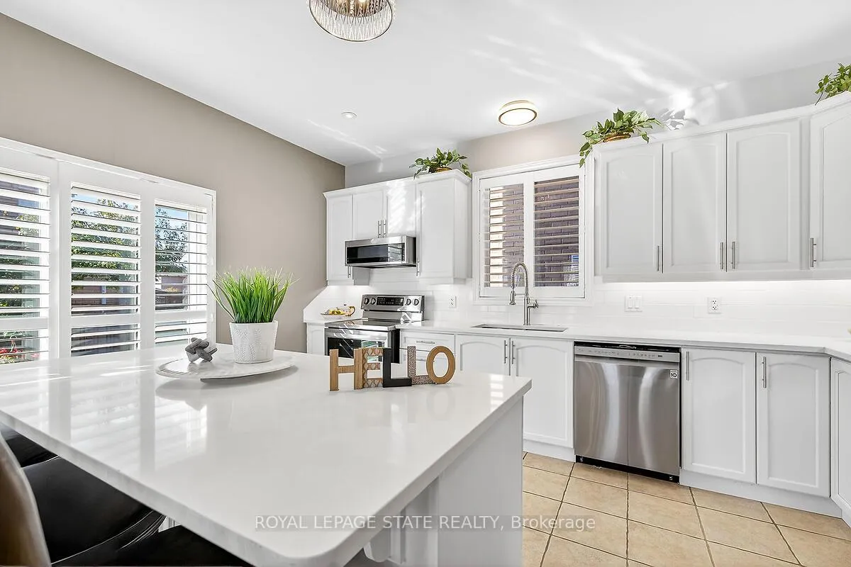 Photo 8 of 3 Sasha Court, Hamilton, Stoney Creek — HOMEH