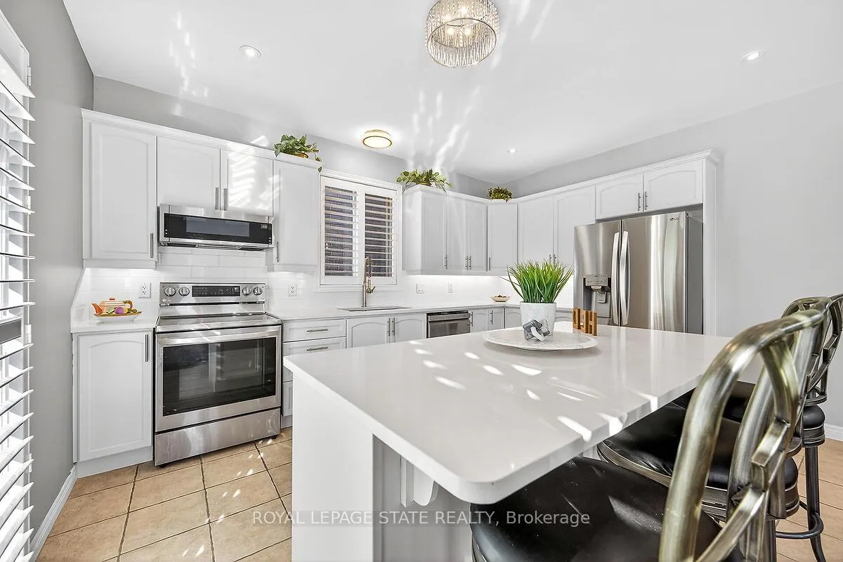 Photo 9 of 3 Sasha Court, Hamilton, Stoney Creek — HOMEH
