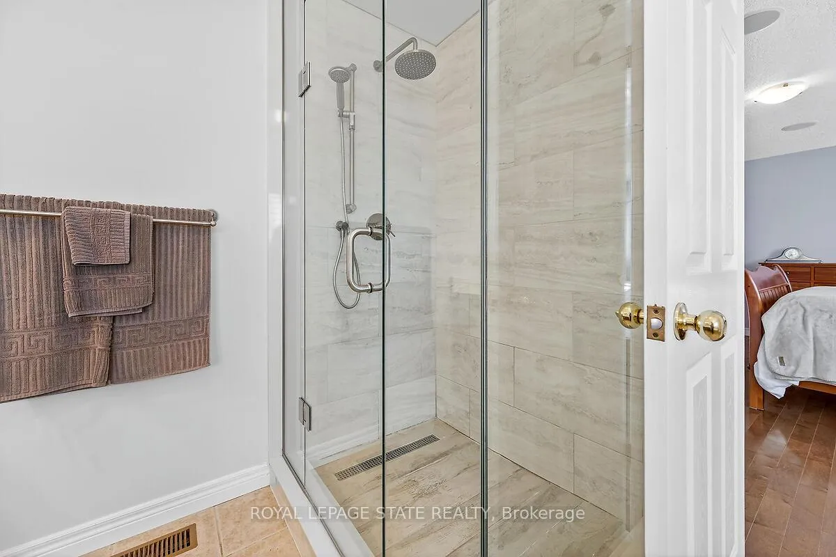 Photo 31 of 3 Sasha Court, Hamilton, Stoney Creek — HOMEH