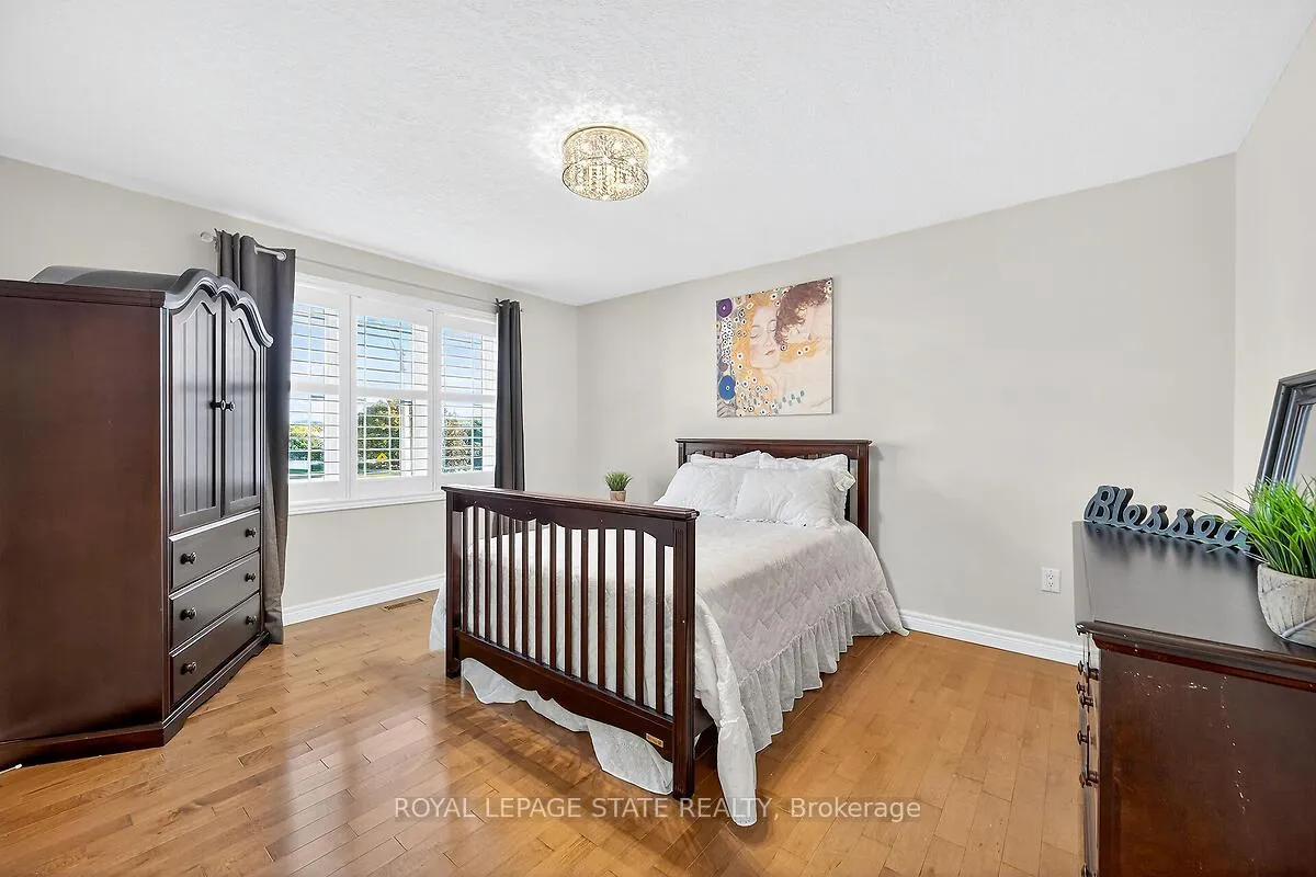 Photo 33 of 3 Sasha Court, Hamilton, Stoney Creek — HOMEH