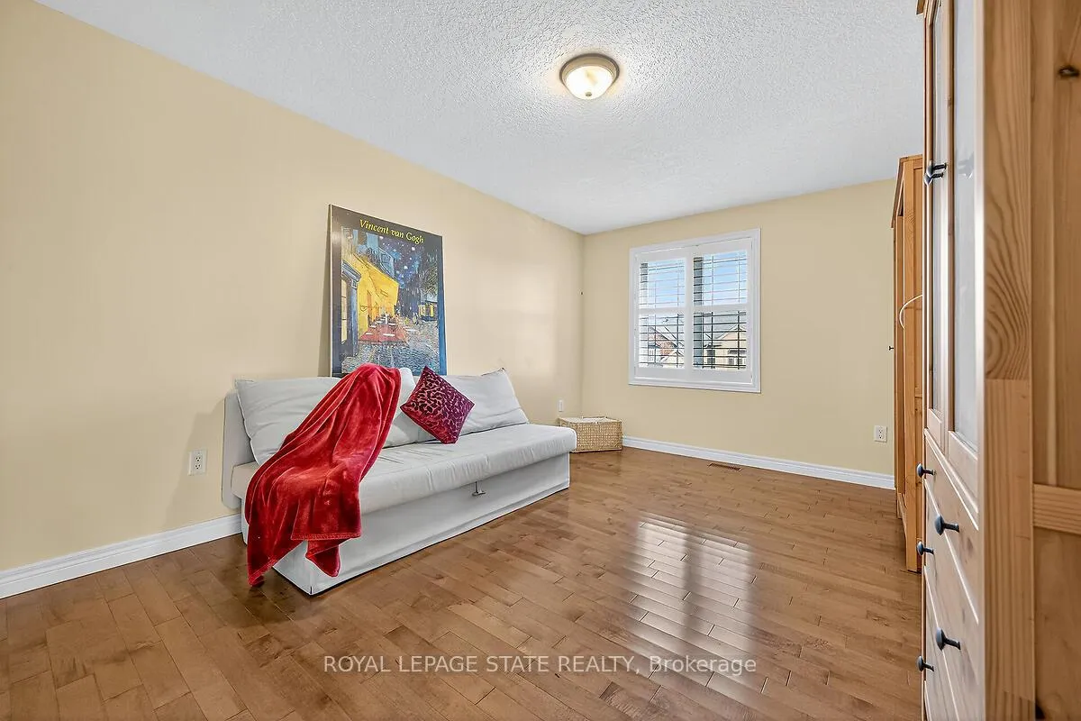 Photo 35 of 3 Sasha Court, Hamilton, Stoney Creek — HOMEH