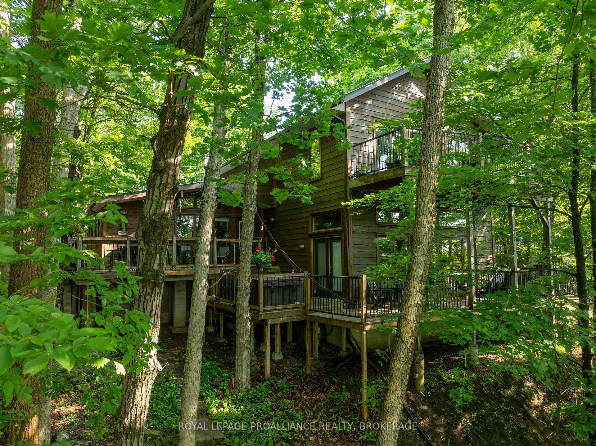 Photo 1 of 169 Seapoint Lane, Frontenac, Frontenac South — HOMEH