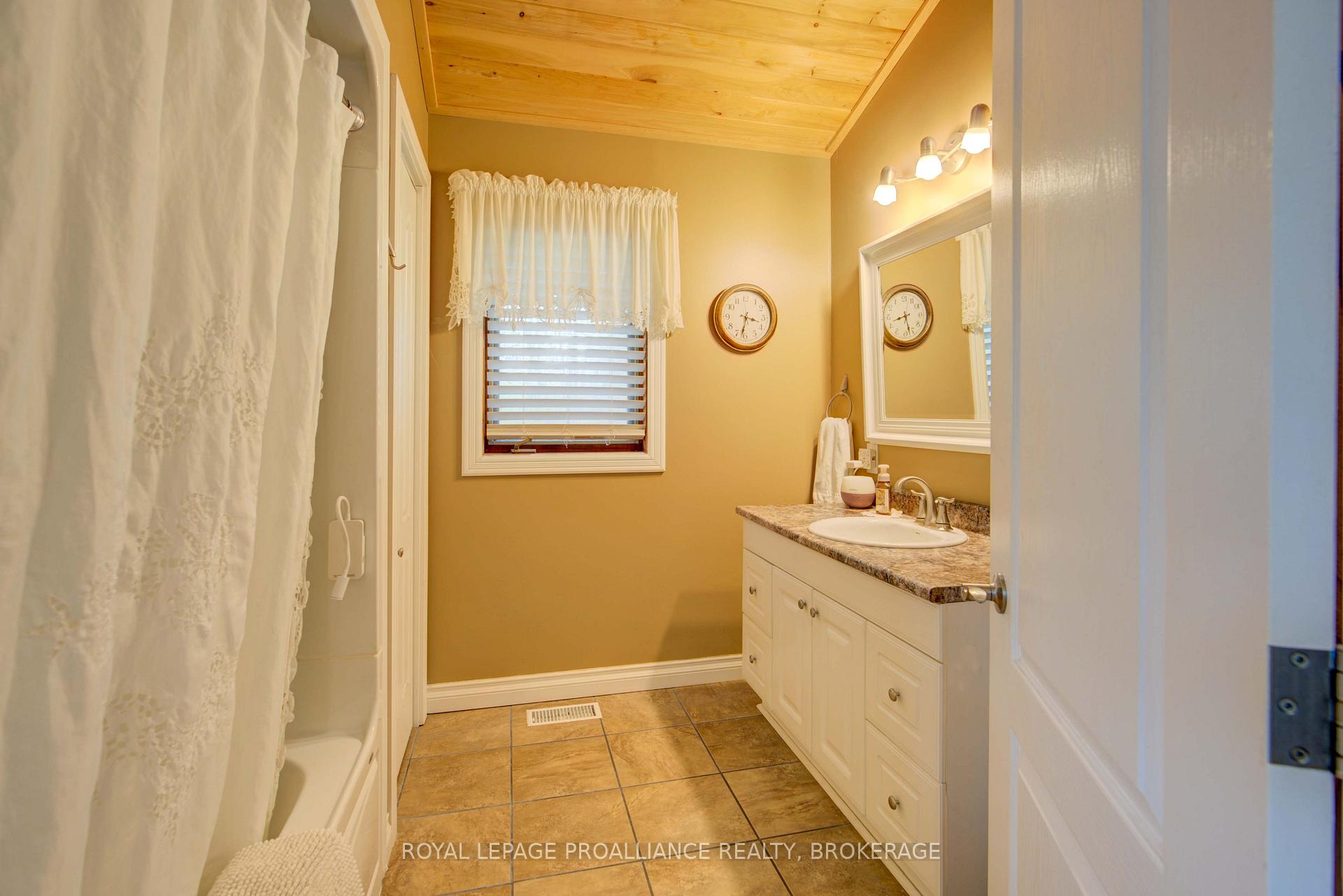 Photo 40 of 169 Seapoint Lane, Frontenac, Frontenac South — HOMEH