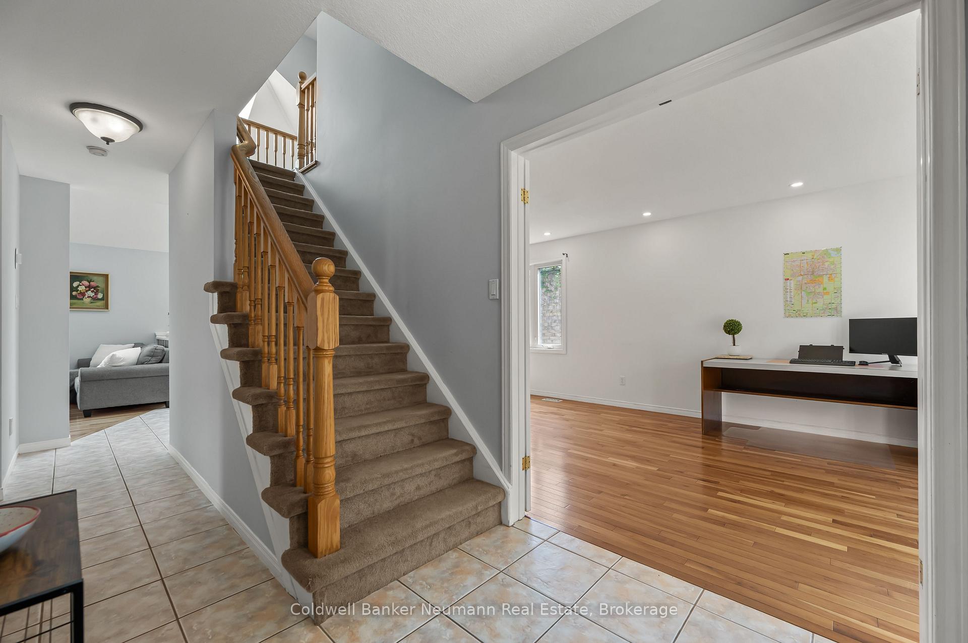 Photo 4 of 54 Pine Ridge Drive, Guelph, Pineridge/Westminster Woods — HOMEH