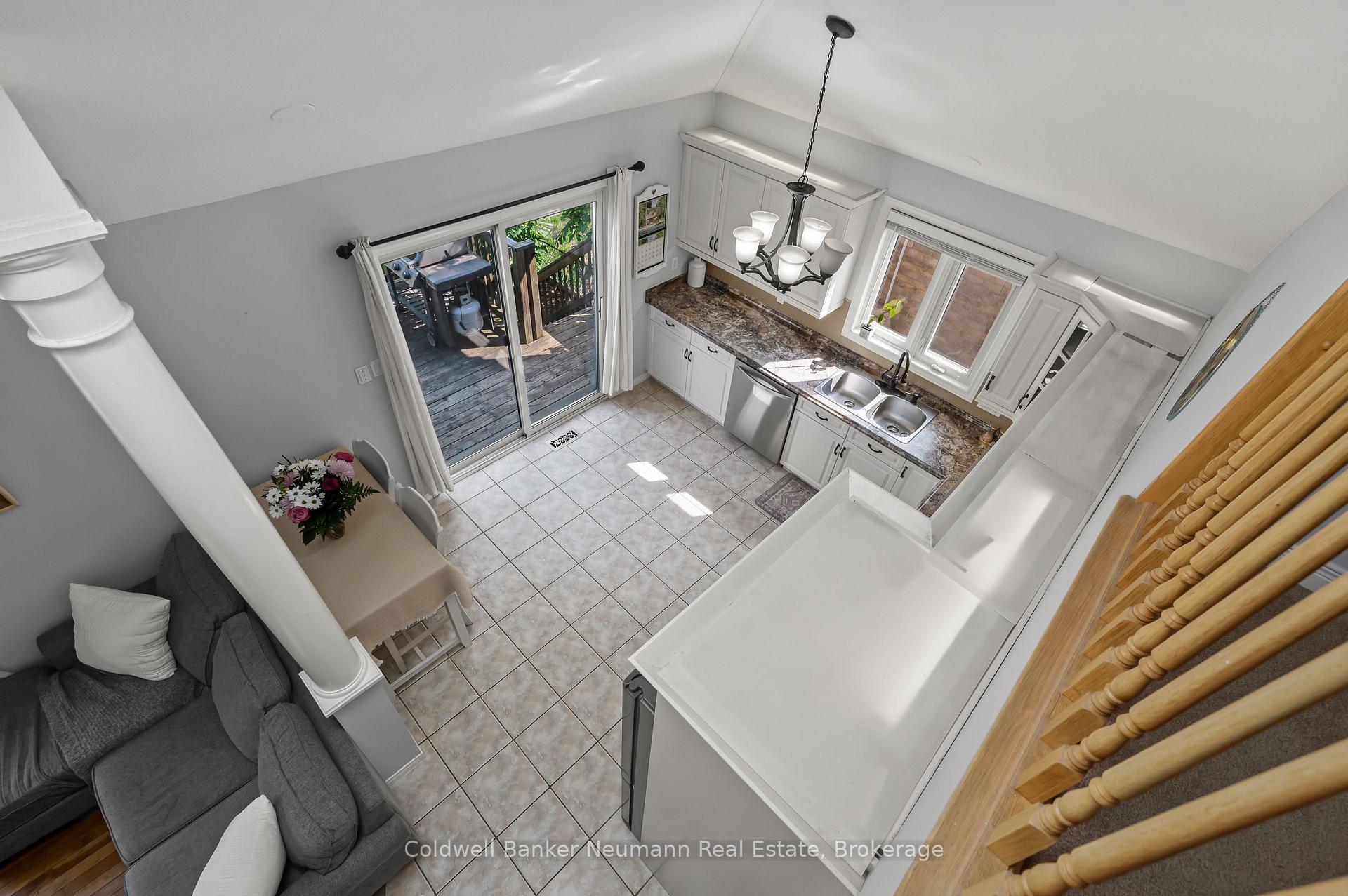 Photo 17 of 54 Pine Ridge Drive, Guelph, Pineridge/Westminster Woods — HOMEH