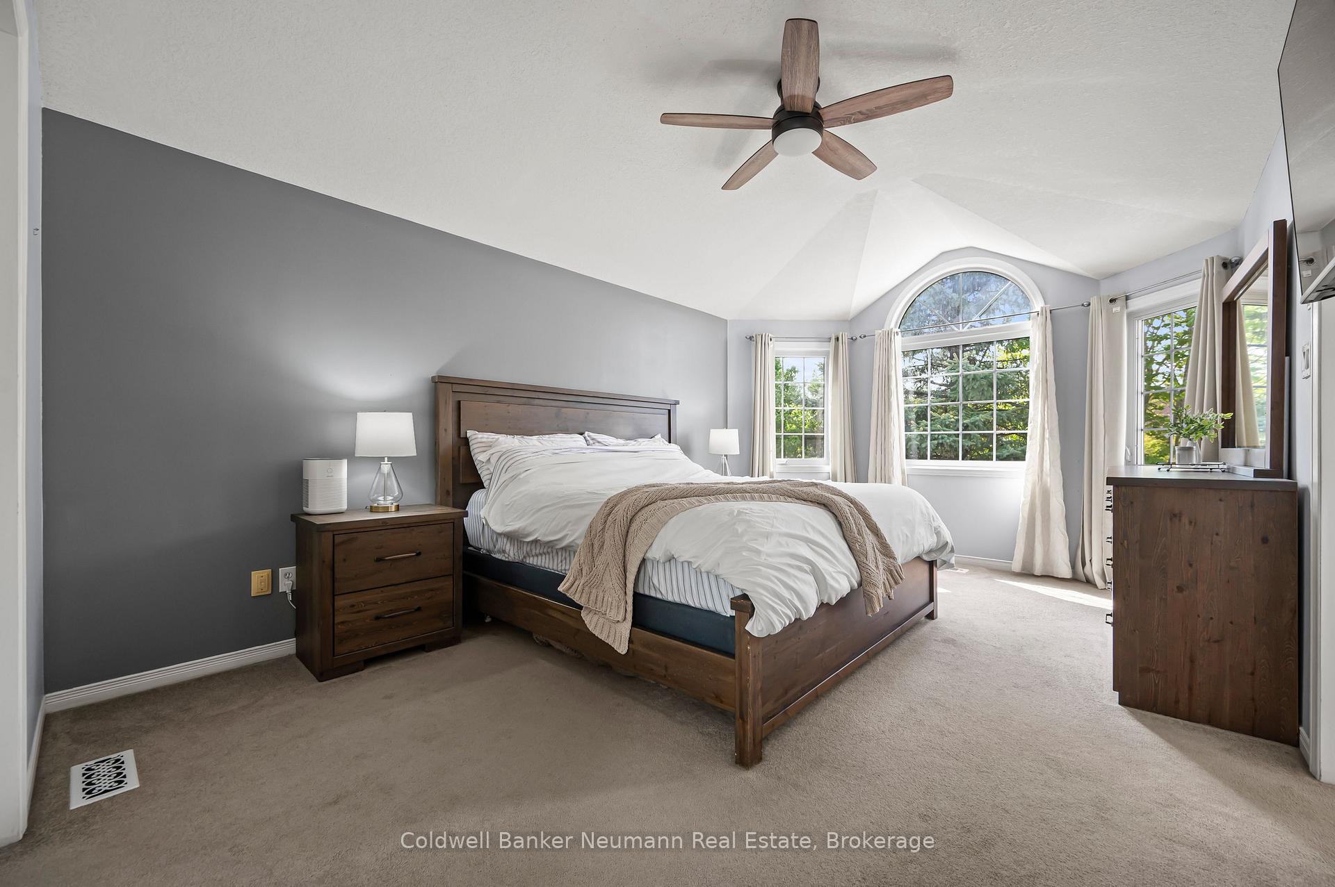 Photo 18 of 54 Pine Ridge Drive, Guelph, Pineridge/Westminster Woods — HOMEH