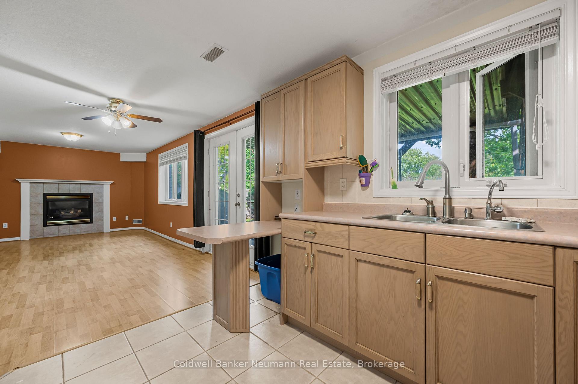 Photo 28 of 54 Pine Ridge Drive, Guelph, Pineridge/Westminster Woods — HOMEH