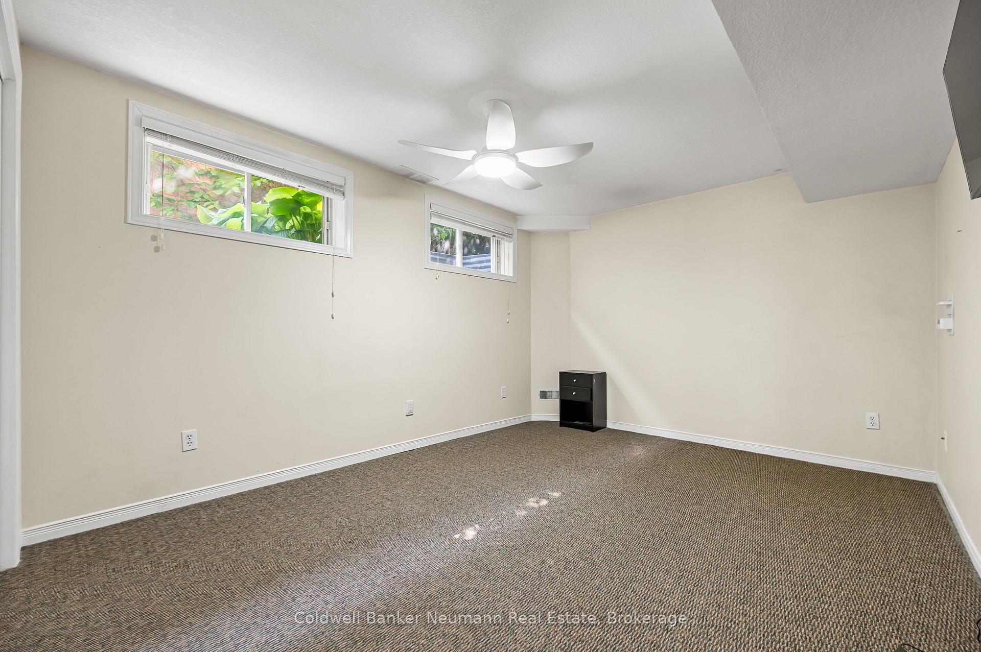 Photo 29 of 54 Pine Ridge Drive, Guelph, Pineridge/Westminster Woods — HOMEH