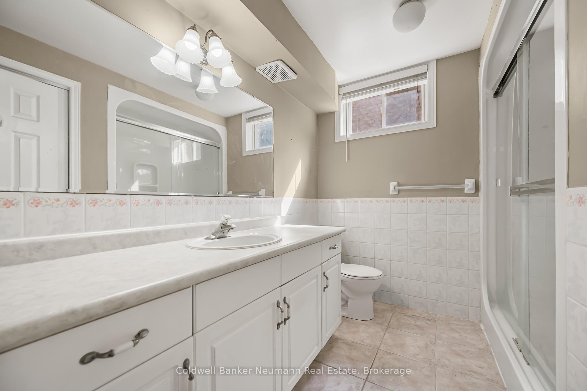 Photo 30 of 54 Pine Ridge Drive, Guelph, Pineridge/Westminster Woods — HOMEH