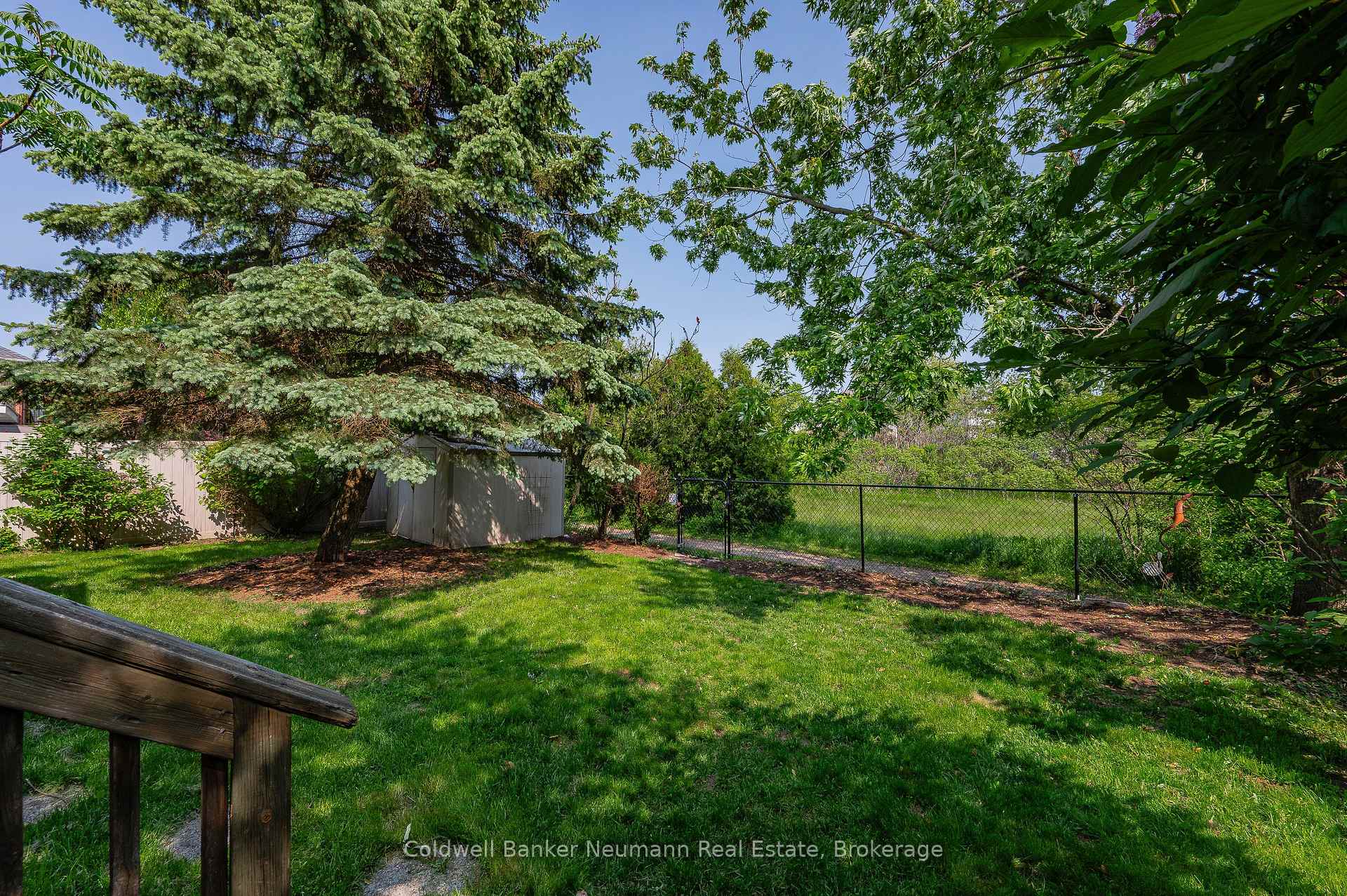 Photo 37 of 54 Pine Ridge Drive, Guelph, Pineridge/Westminster Woods — HOMEH