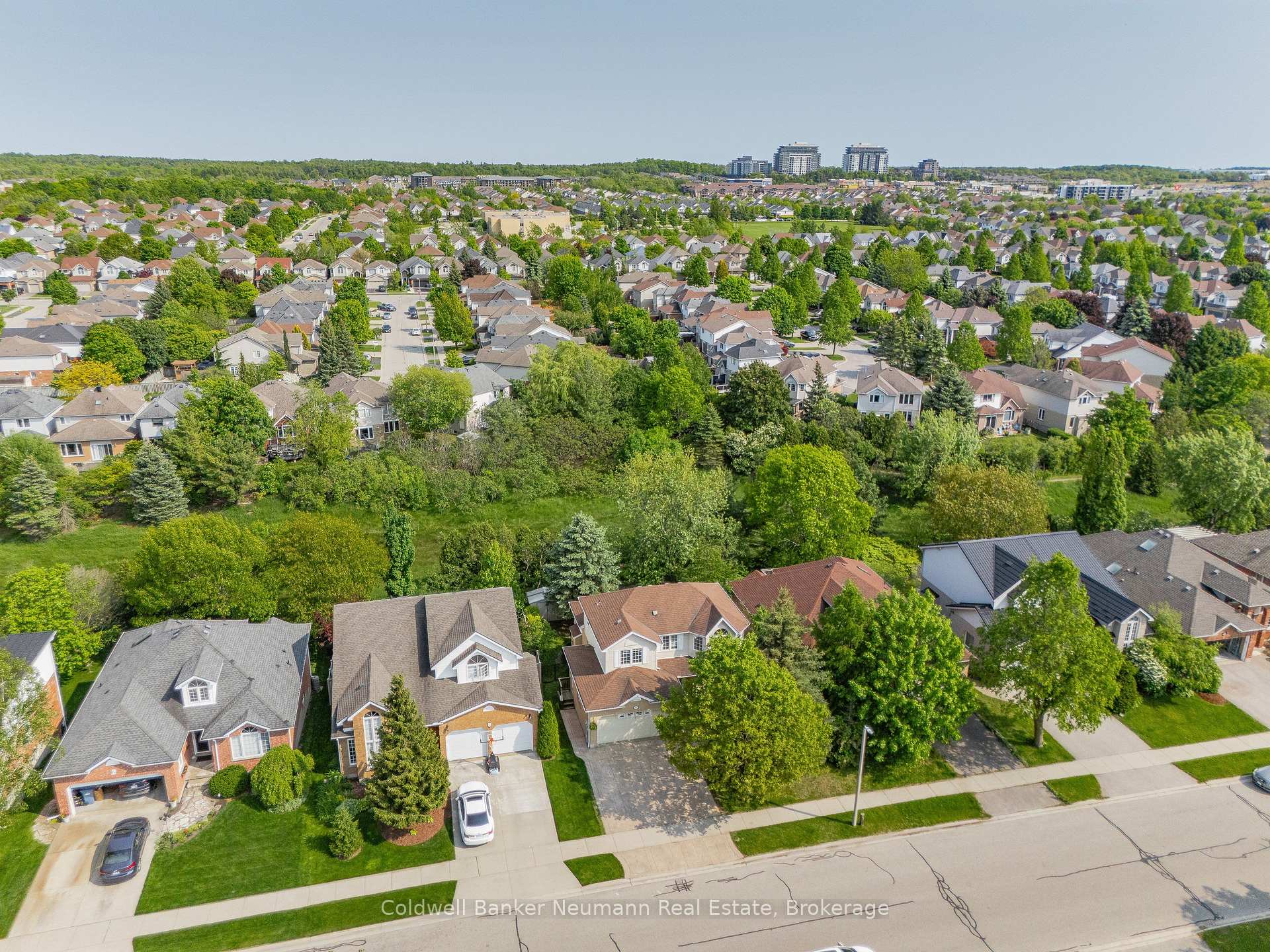 Photo 40 of 54 Pine Ridge Drive, Guelph, Pineridge/Westminster Woods — HOMEH