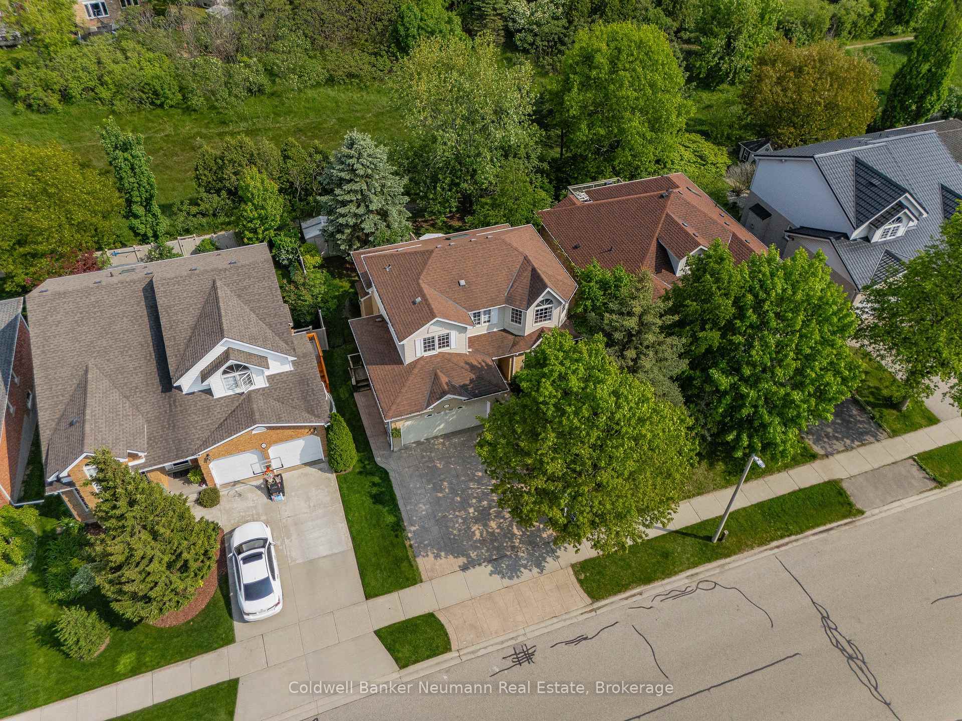 Photo 41 of 54 Pine Ridge Drive, Guelph, Pineridge/Westminster Woods — HOMEH