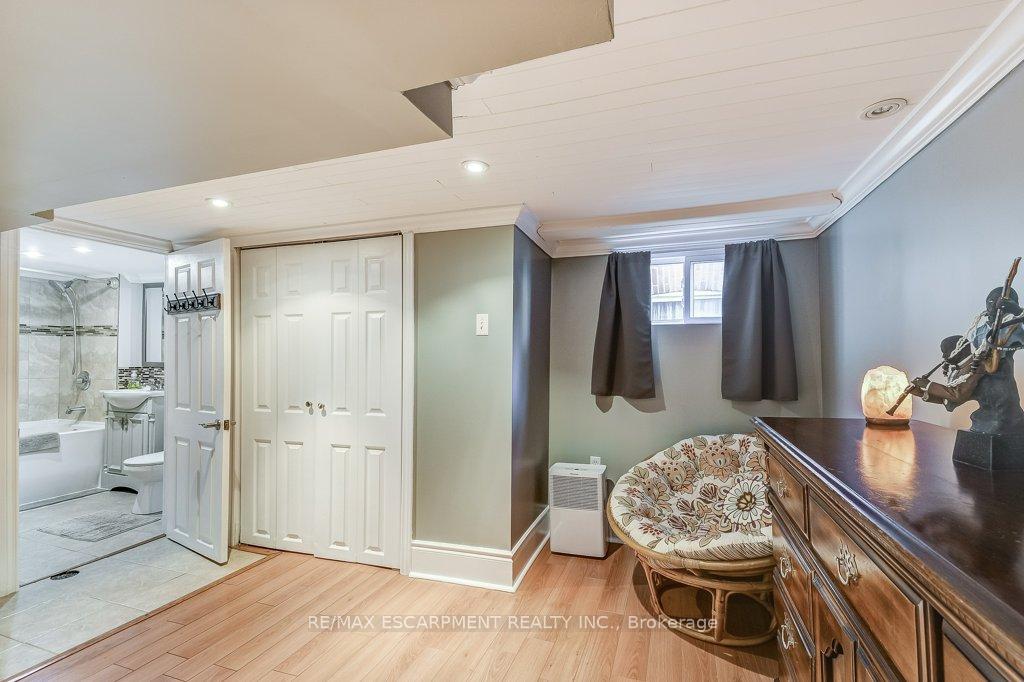 Photo 18 of 93 Barons Avenue N, Hamilton, Homeside — HOMEH