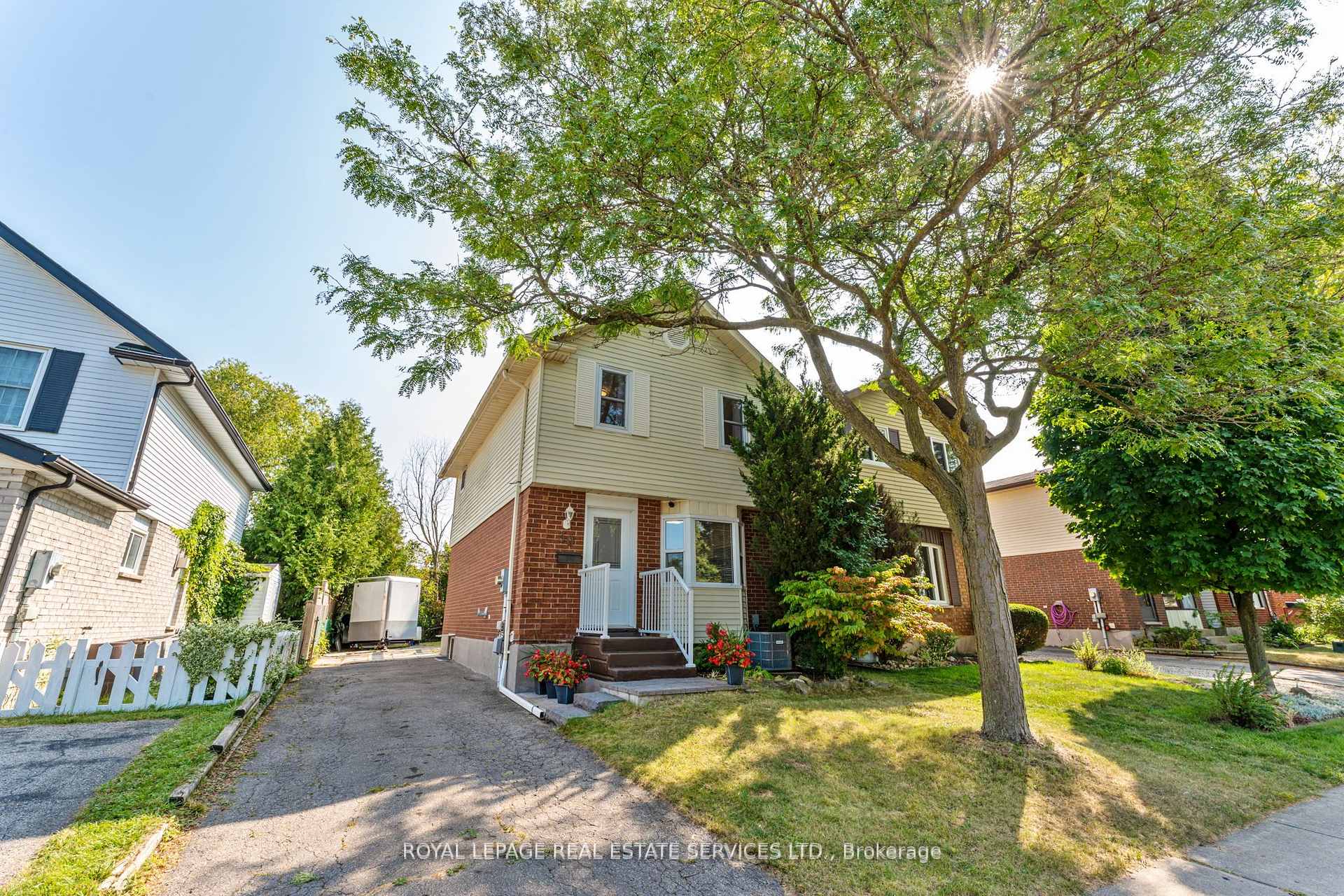 Photo 2 of 30 Reid Court, Guelph, Kortright West — HOMEH