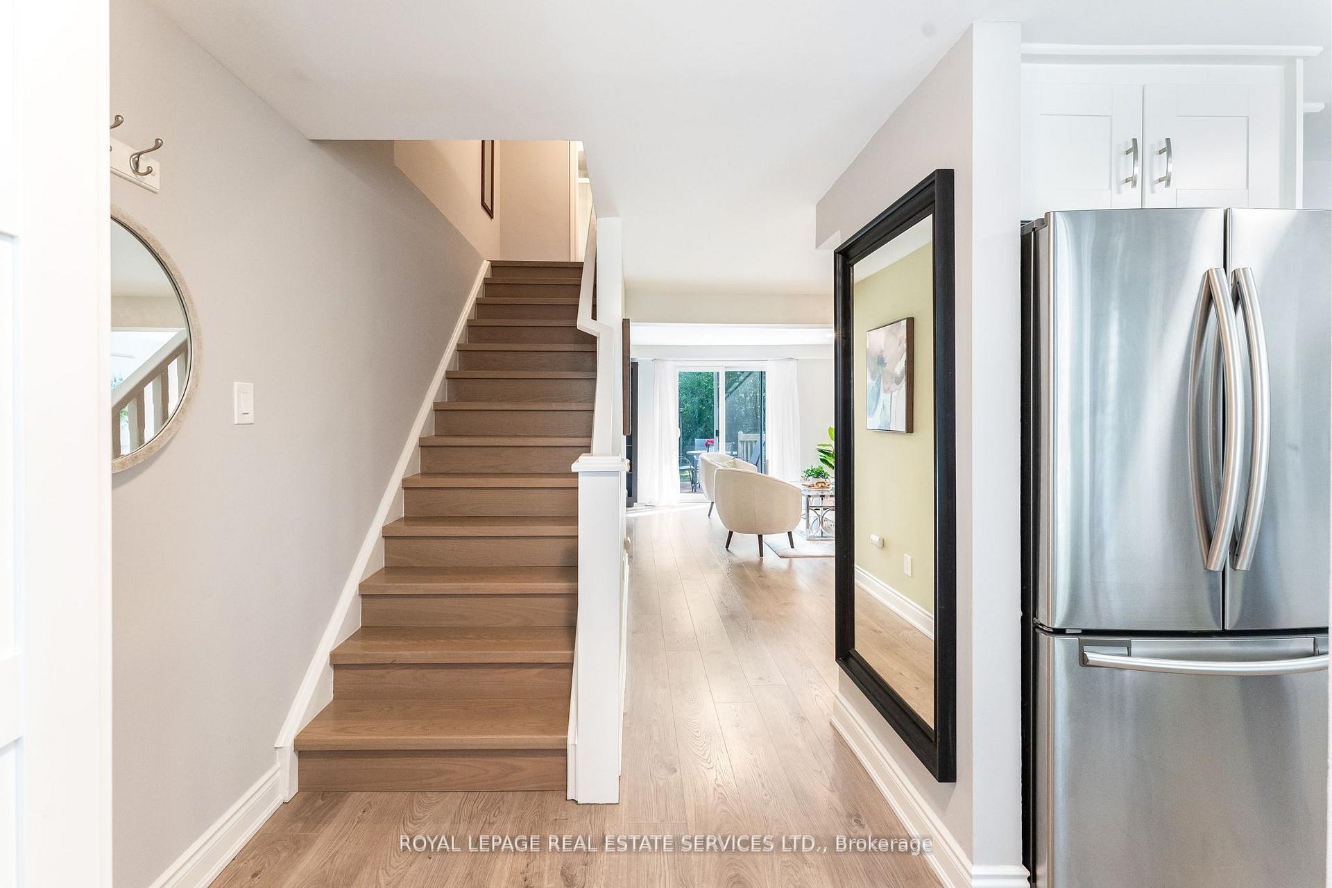 Photo 3 of 30 Reid Court, Guelph, Kortright West — HOMEH