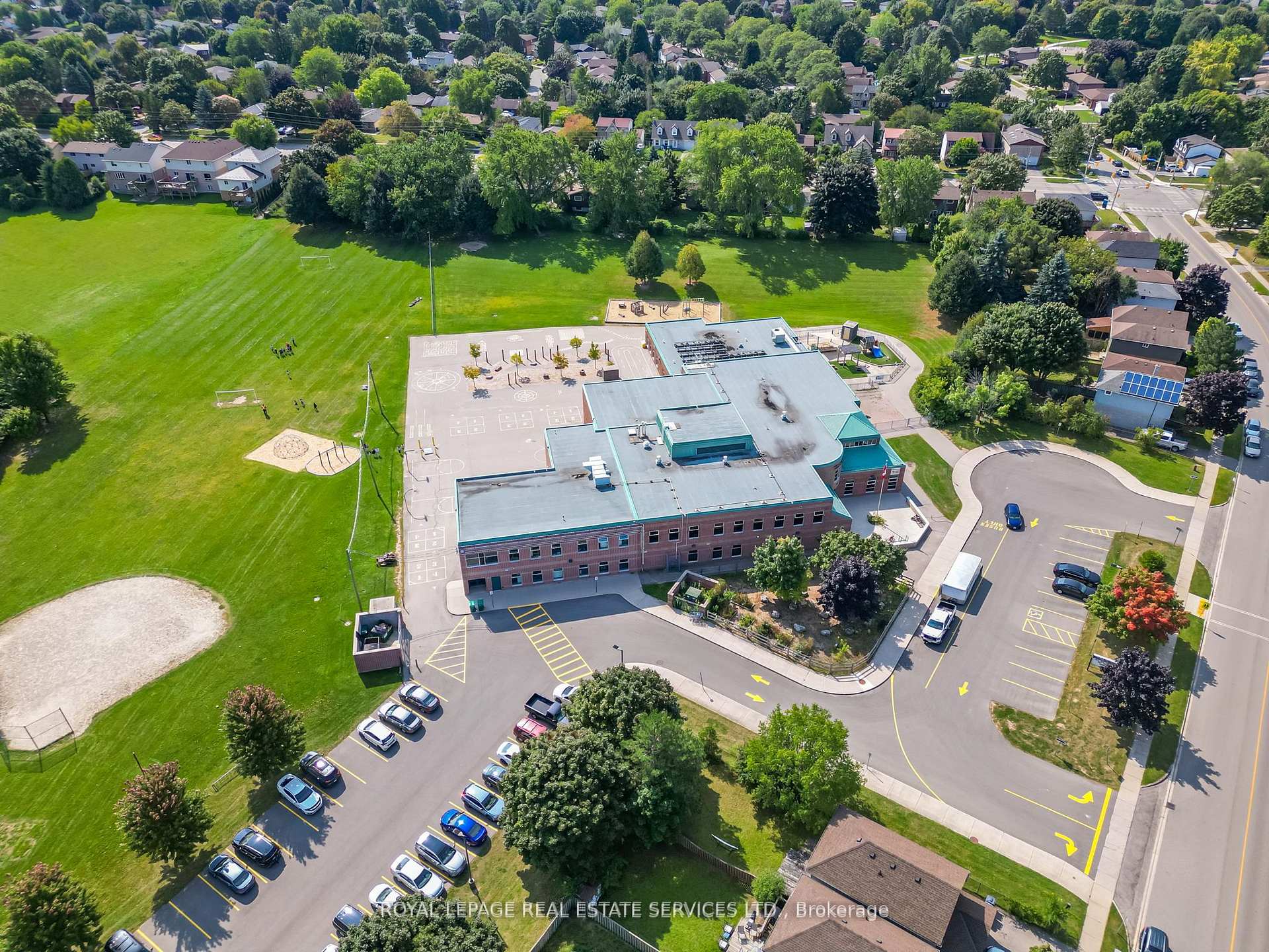Photo 41 of 30 Reid Court, Guelph, Kortright West — HOMEH