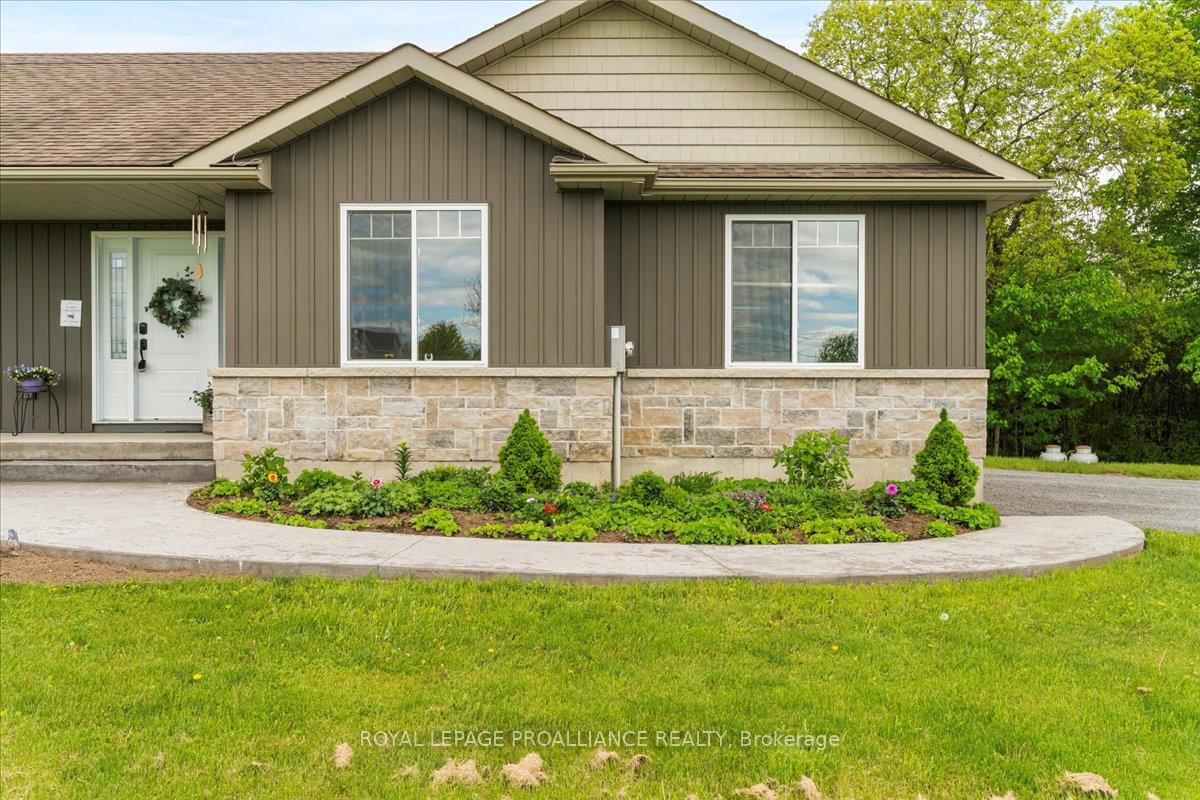 Photo 3 of 1602 Casey Road, Belleville, Thurlow Ward — HOMEH