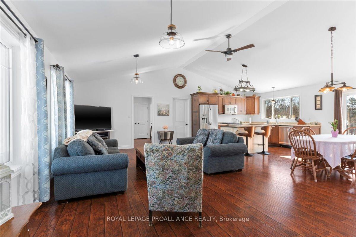 Photo 11 of 1602 Casey Road, Belleville, Thurlow Ward — HOMEH