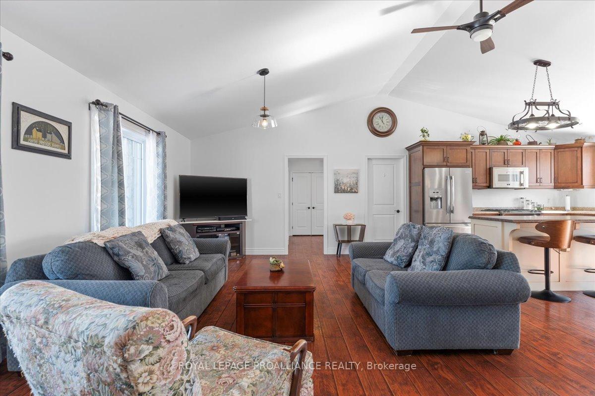 Photo 14 of 1602 Casey Road, Belleville, Thurlow Ward — HOMEH