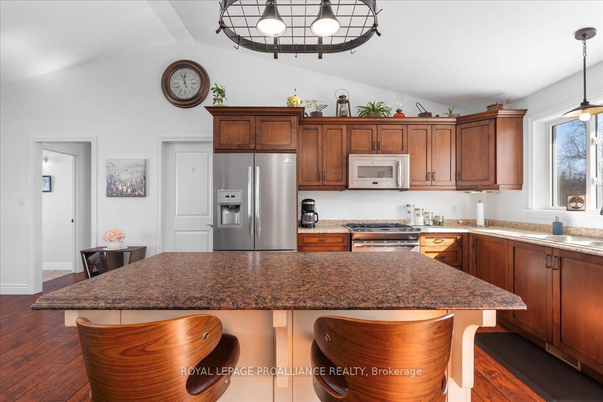 Photo 19 of 1602 Casey Road, Belleville, Thurlow Ward — HOMEH