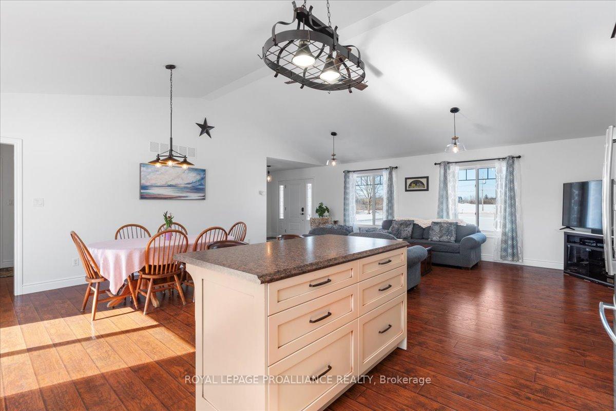 Photo 23 of 1602 Casey Road, Belleville, Thurlow Ward — HOMEH