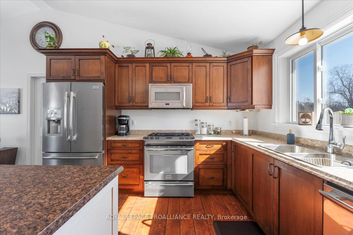 Photo 24 of 1602 Casey Road, Belleville, Thurlow Ward — HOMEH