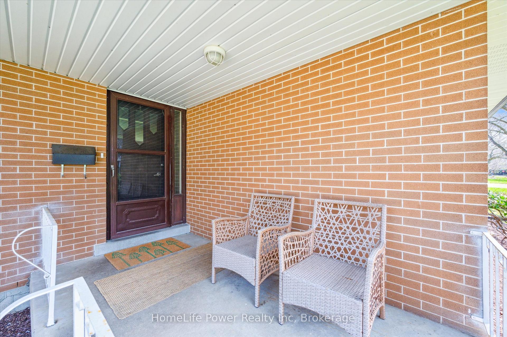 Photo 4 of 6 Evergreen Drive, Guelph, Kortright East — HOMEH