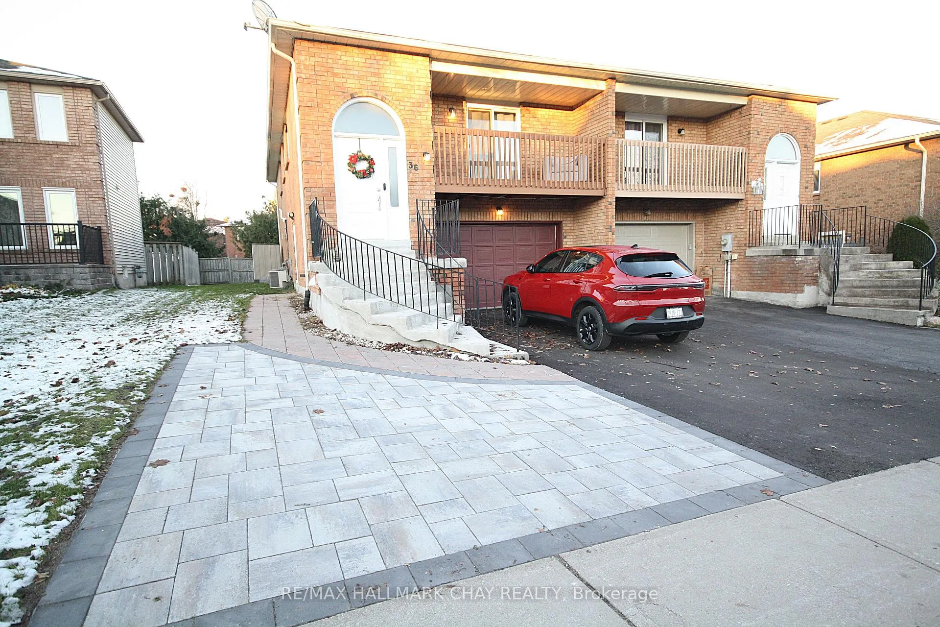 Front of Unit B, 36 Porritt Street