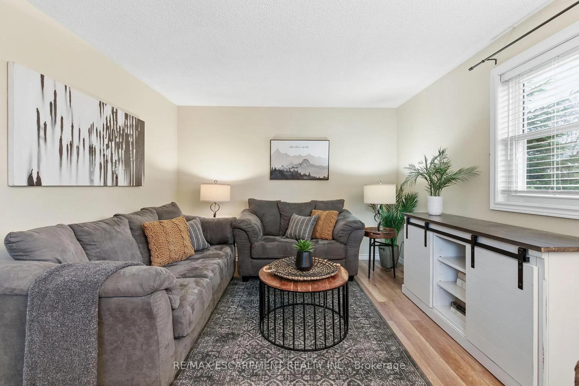 Photo 14 of 38 Golden Orchard Drive, Hamilton, Gourley — HOMEH