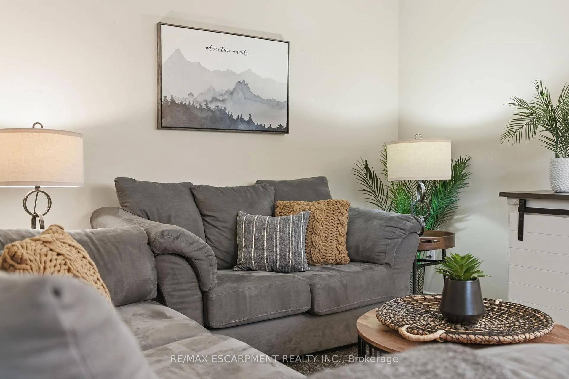 Photo 15 of 38 Golden Orchard Drive, Hamilton, Gourley — HOMEH