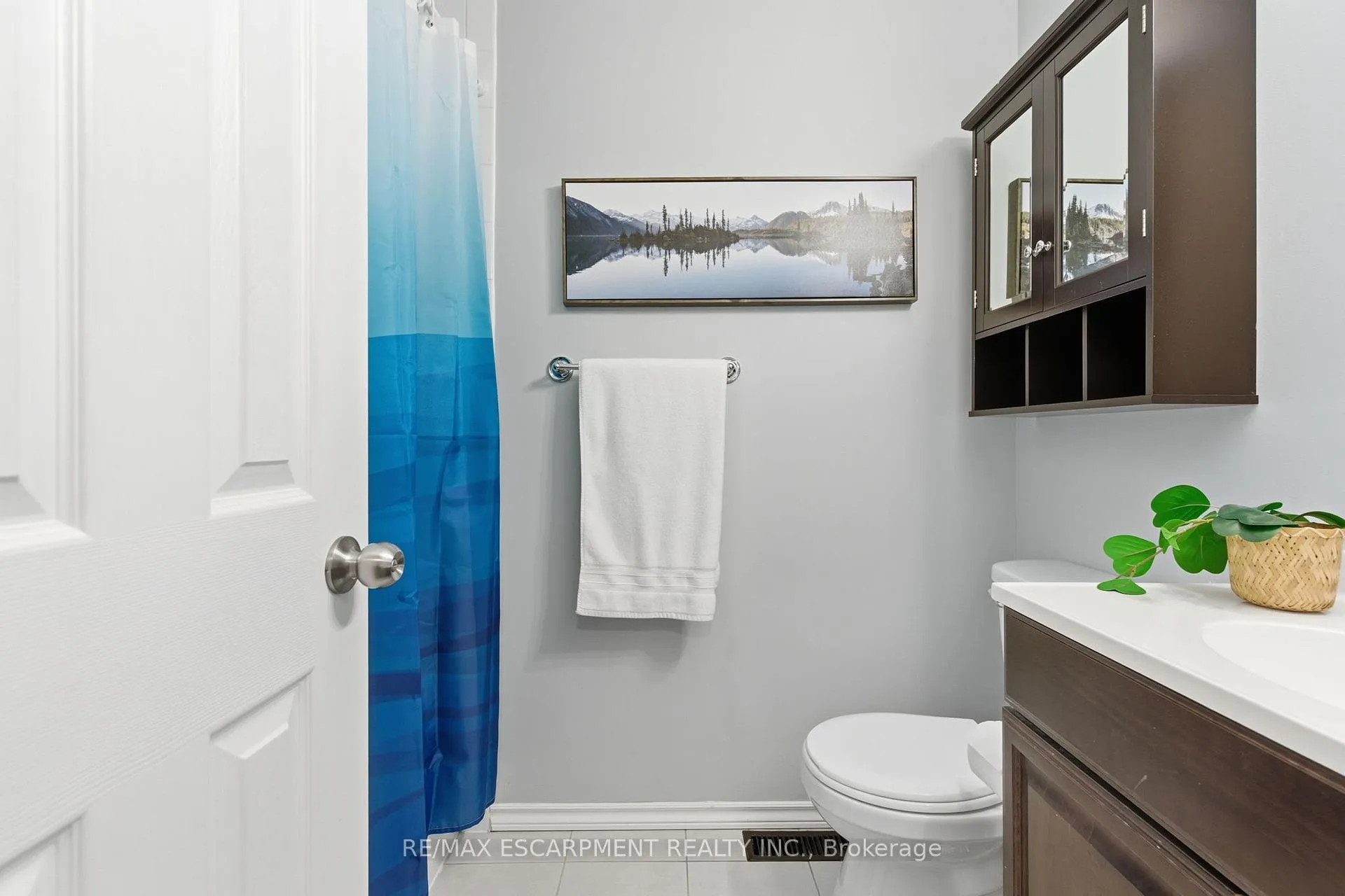 Photo 26 of 38 Golden Orchard Drive, Hamilton, Gourley — HOMEH