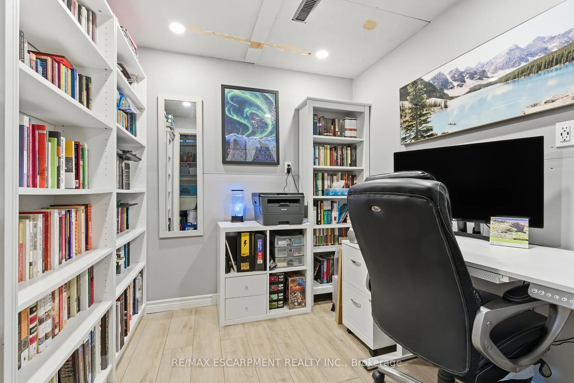 Photo 32 of 38 Golden Orchard Drive, Hamilton, Gourley — HOMEH