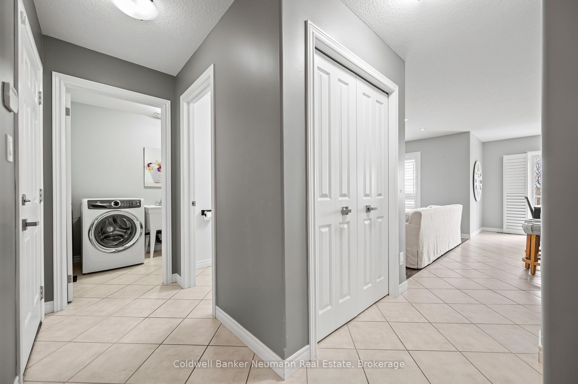 Photo 4 of 133 Kemp Crescent, Guelph, Grange Road — HOMEH