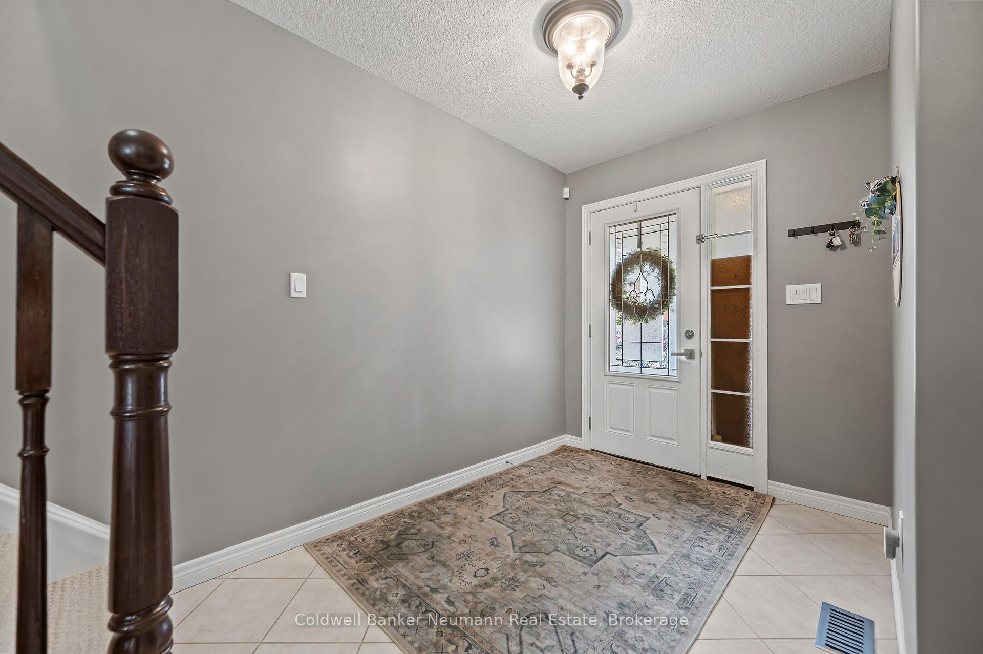 Photo 6 of 133 Kemp Crescent, Guelph, Grange Road — HOMEH