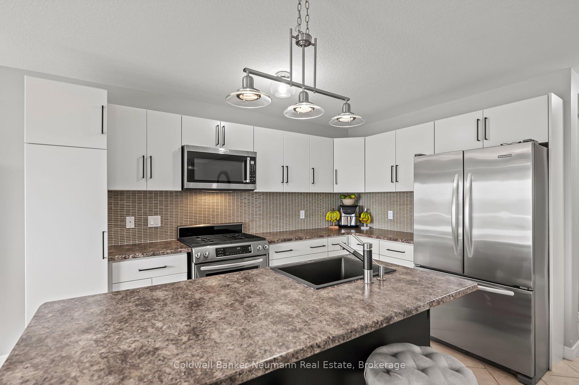 Photo 10 of 133 Kemp Crescent, Guelph, Grange Road — HOMEH