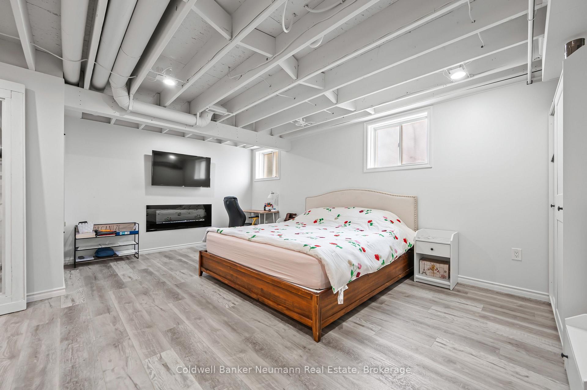 Photo 33 of 133 Kemp Crescent, Guelph, Grange Road — HOMEH