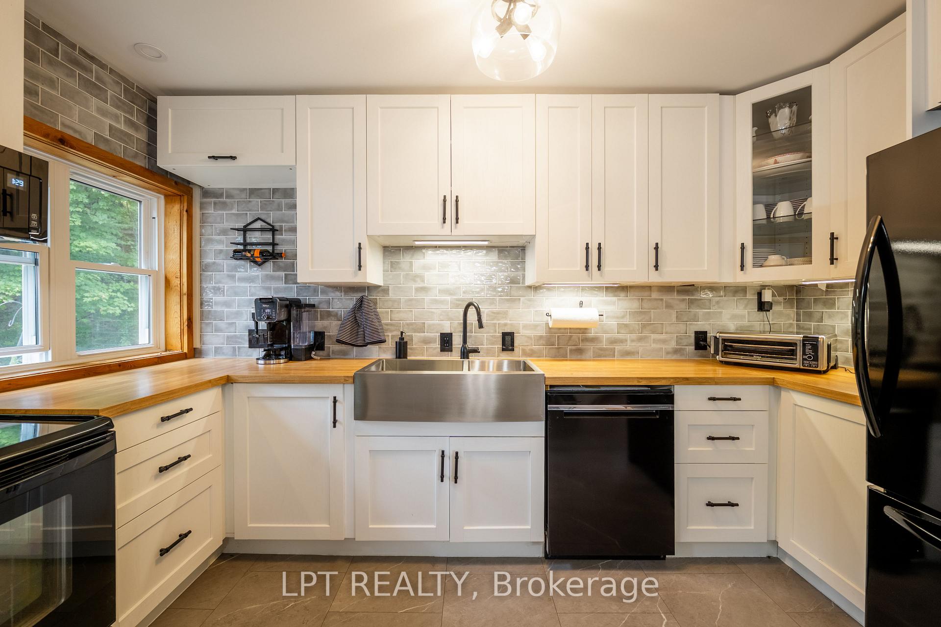 Photo 4 of 2291 Sands Road, Frontenac, Frontenac South — HOMEH