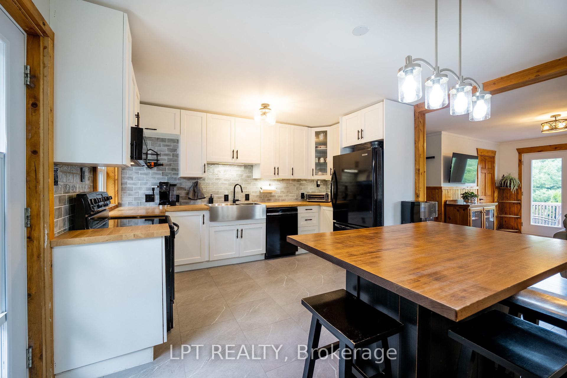 Photo 6 of 2291 Sands Road, Frontenac, Frontenac South — HOMEH