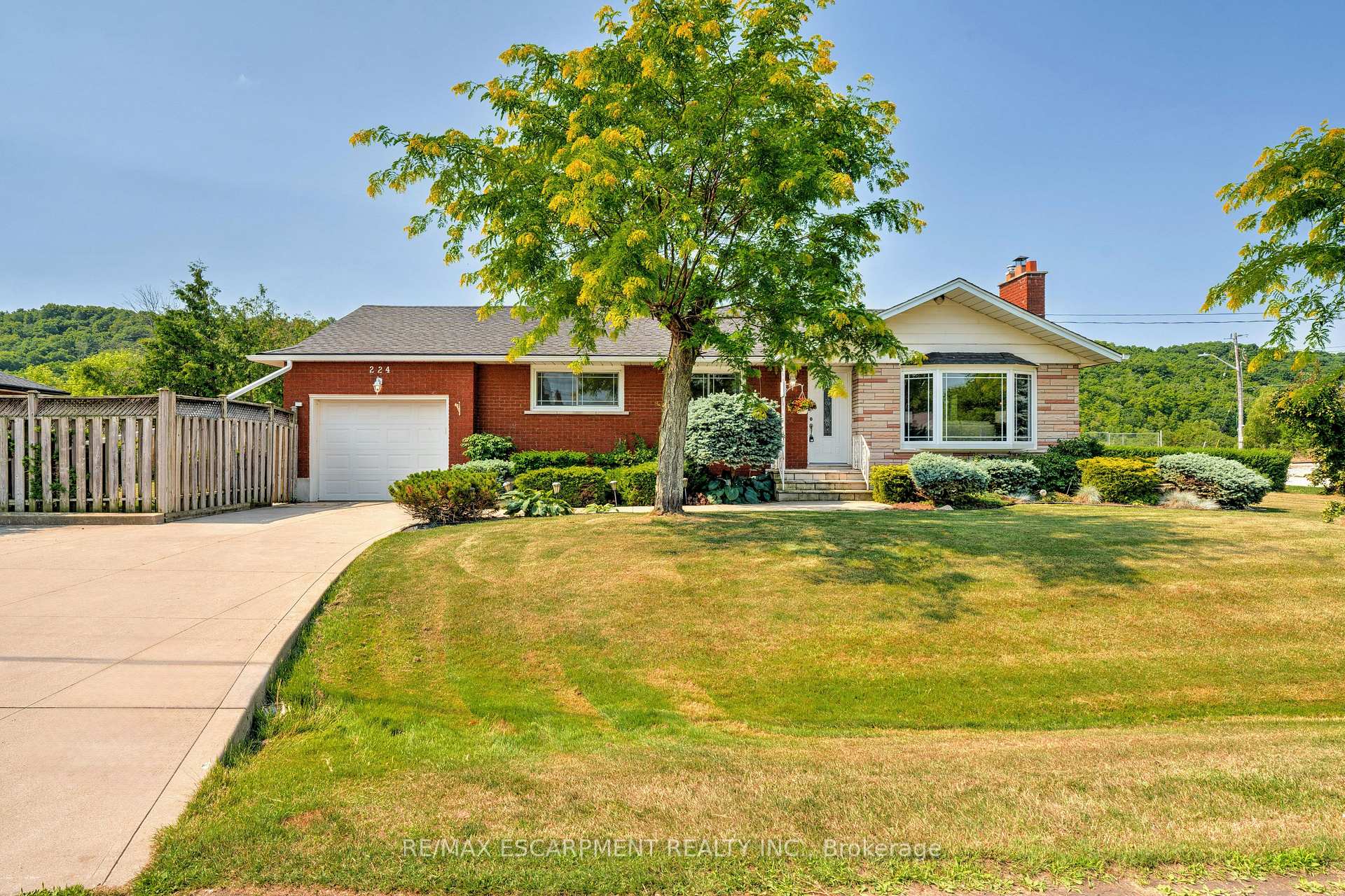Photo 1 of 224 Glenholme Avenue, Hamilton, Winona — HOMEH