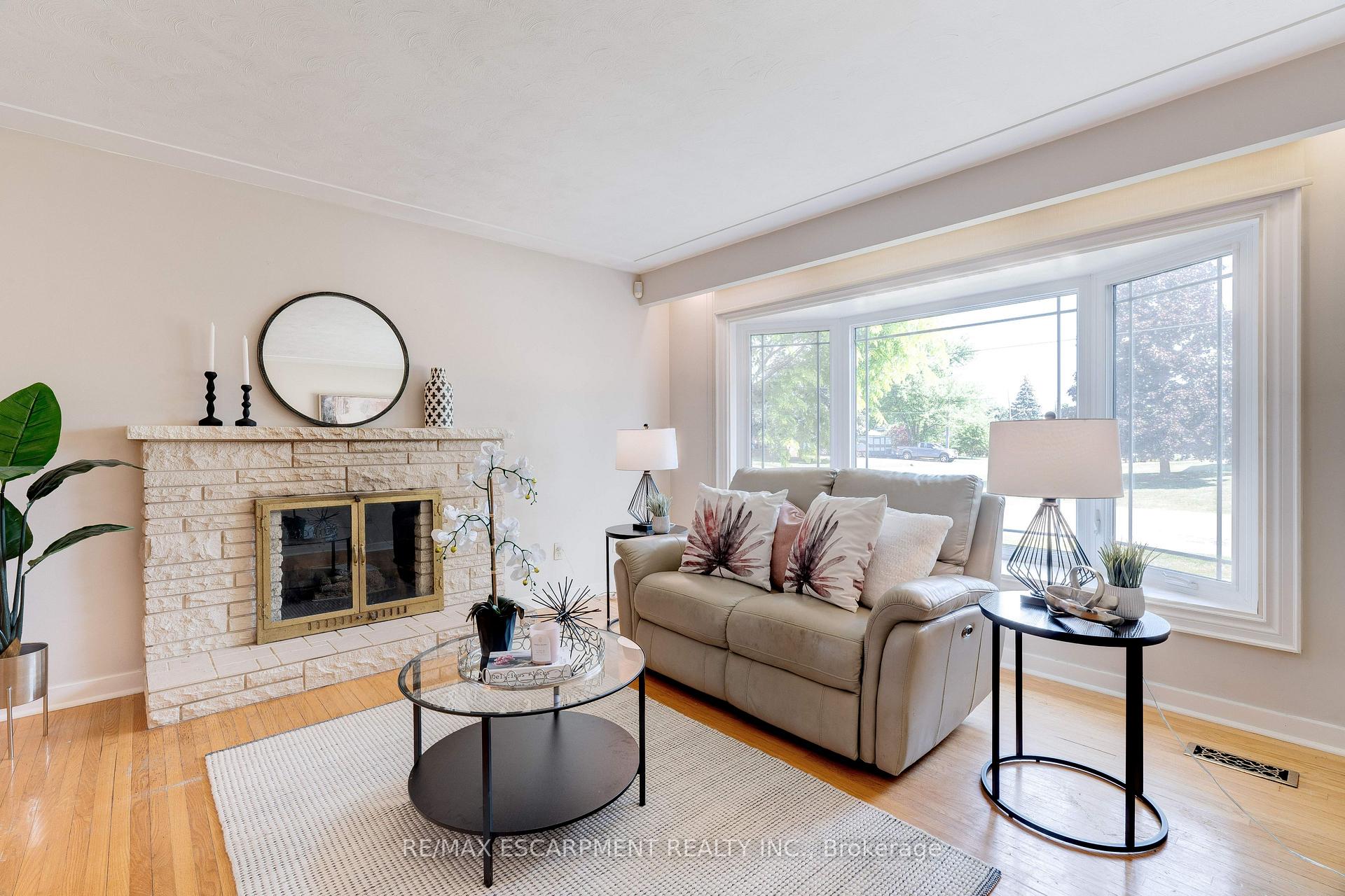 Photo 5 of 224 Glenholme Avenue, Hamilton, Winona — HOMEH