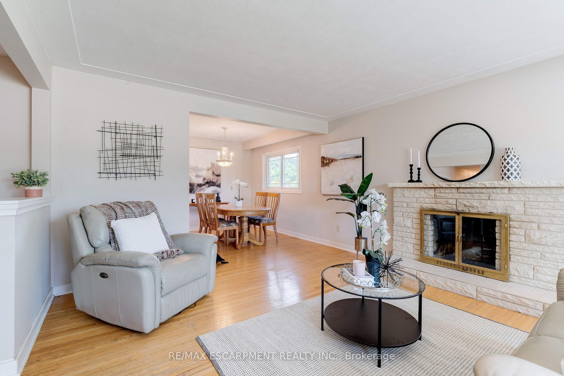 Photo 8 of 224 Glenholme Avenue, Hamilton, Winona — HOMEH