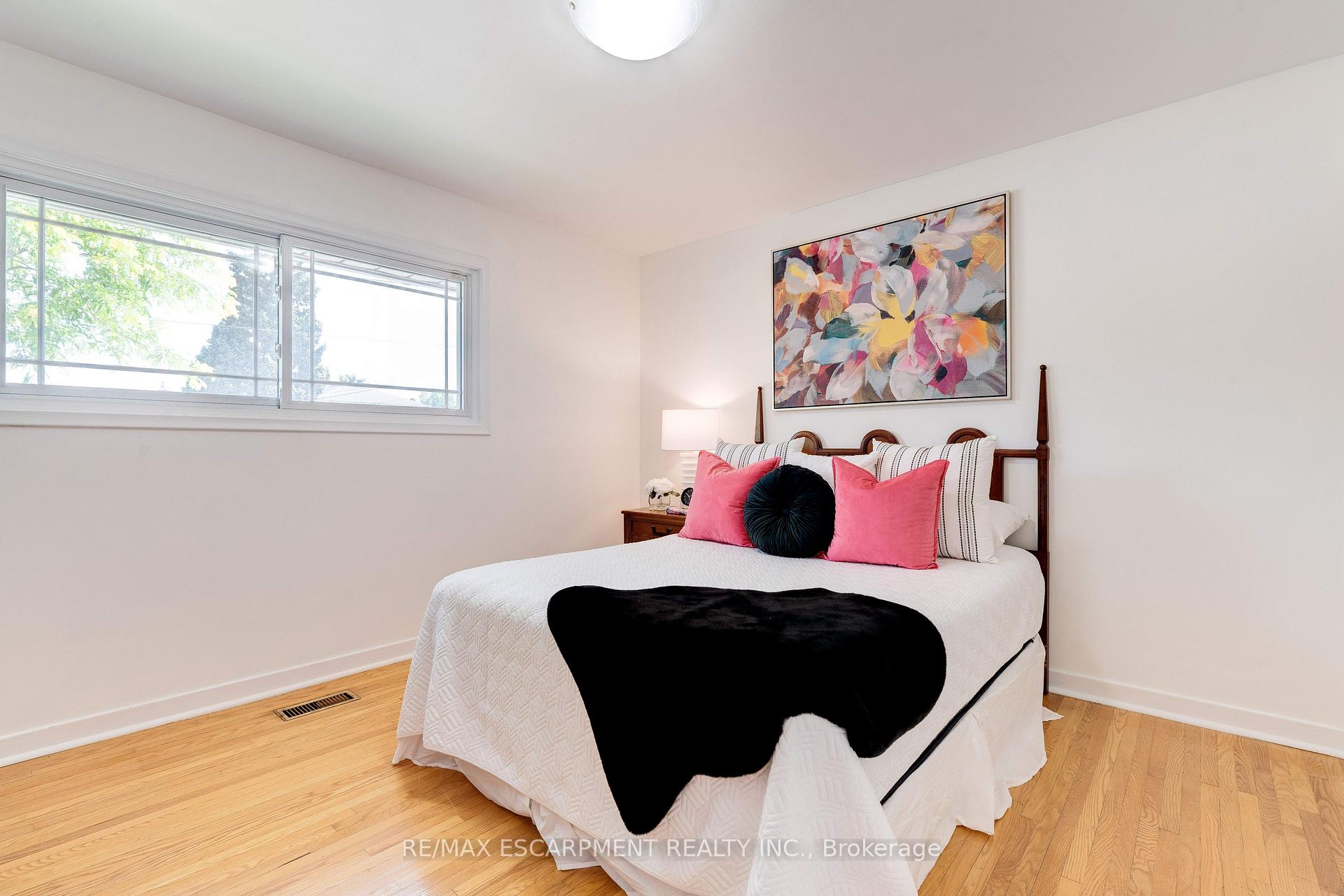 Photo 15 of 224 Glenholme Avenue, Hamilton, Winona — HOMEH