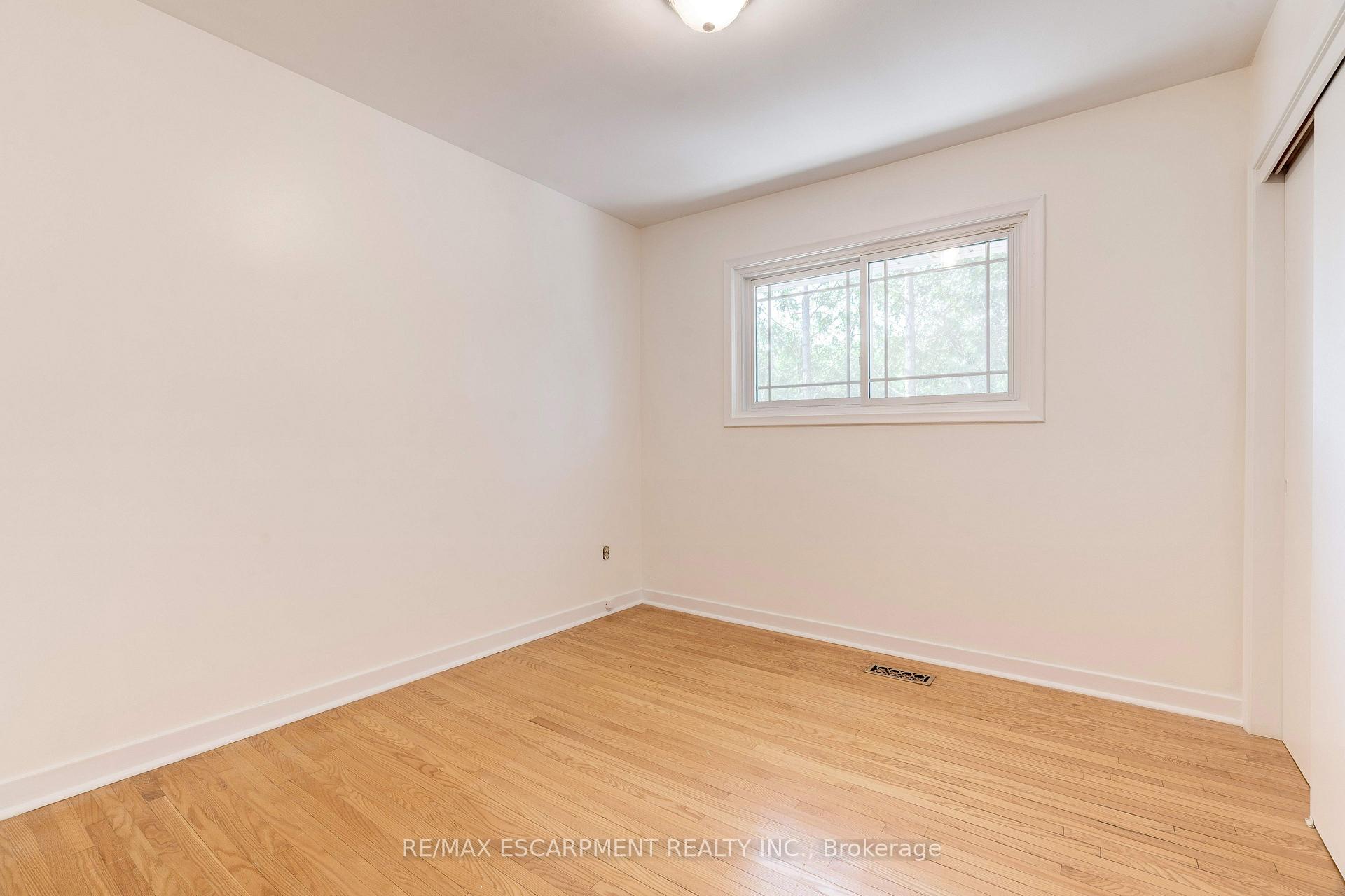 Photo 17 of 224 Glenholme Avenue, Hamilton, Winona — HOMEH