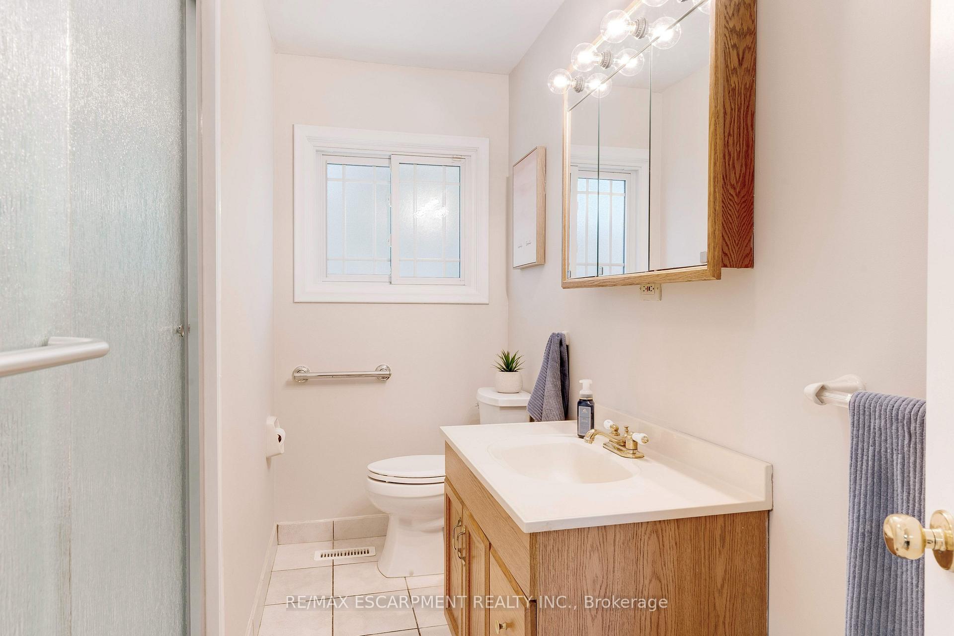 Photo 18 of 224 Glenholme Avenue, Hamilton, Winona — HOMEH
