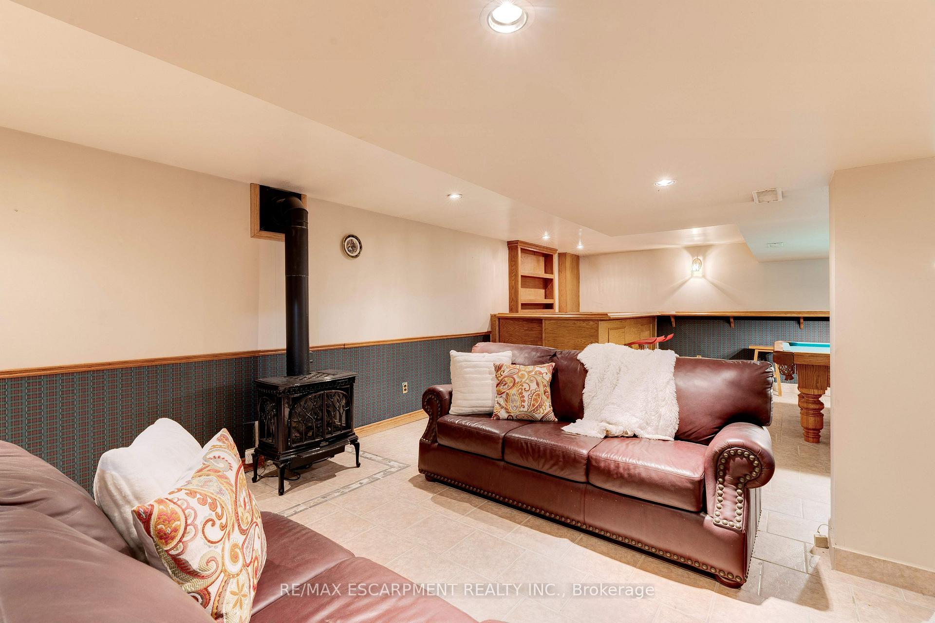 Photo 20 of 224 Glenholme Avenue, Hamilton, Winona — HOMEH