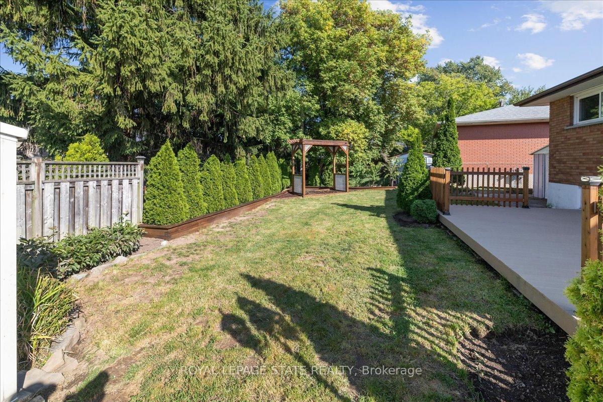 Photo 10 of 15 Purdy Crescent, Hamilton, Greeningdon — HOMEH