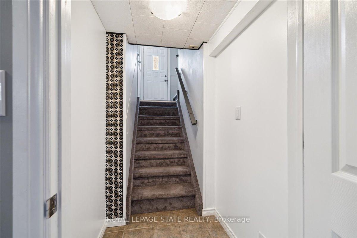 Photo 32 of 15 Purdy Crescent, Hamilton, Greeningdon — HOMEH