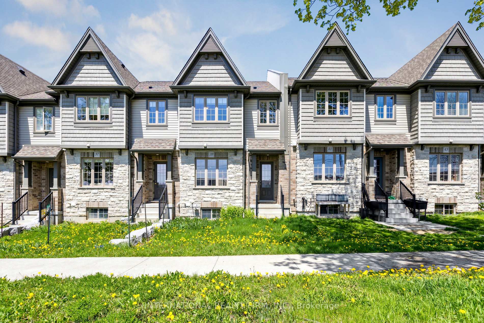 Photo 30 of 39 Jeffrey Drive, Guelph, Grange Road — HOMEH