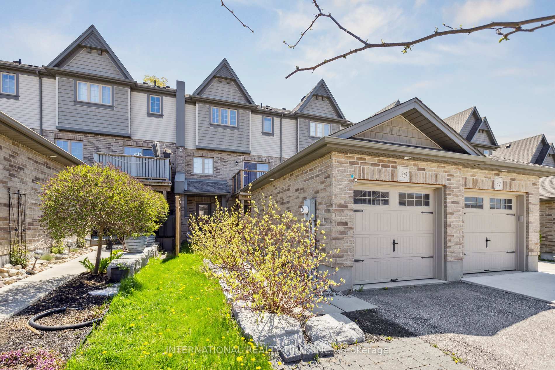 Photo 31 of 39 Jeffrey Drive, Guelph, Grange Road — HOMEH