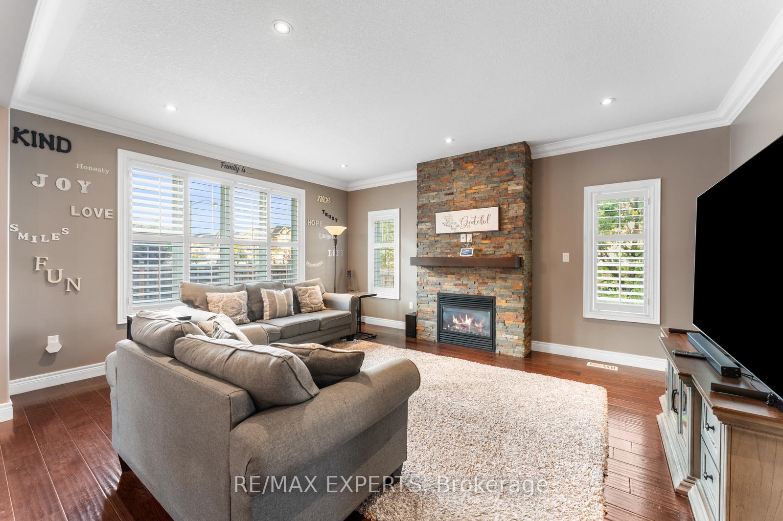 Photo 14 of 154 Davinci Boulevard, Hamilton, Carpenter — HOMEH